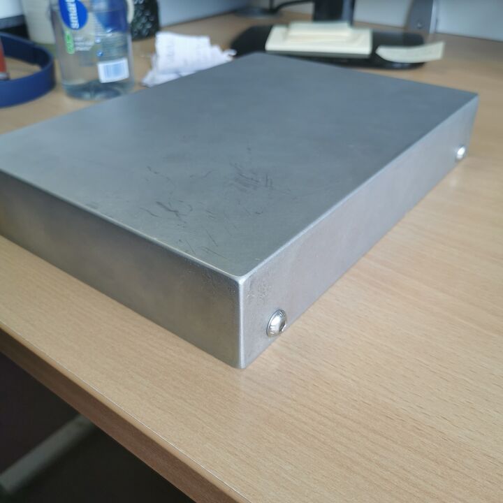 Aluminium Tray Sample Edge.jpg