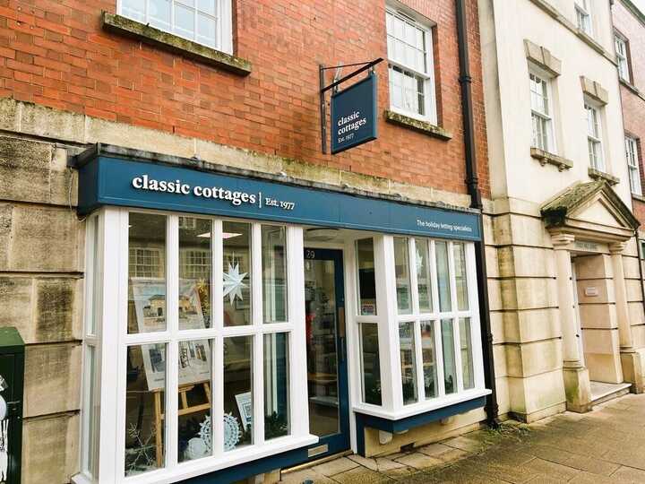 Stand-Off Fascia Lettering & Hanging Sign for Classic Cottages